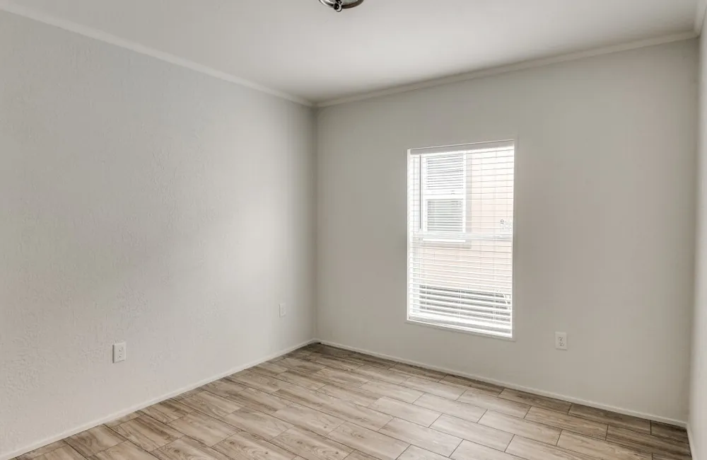 Emerald 2860 interior 5
