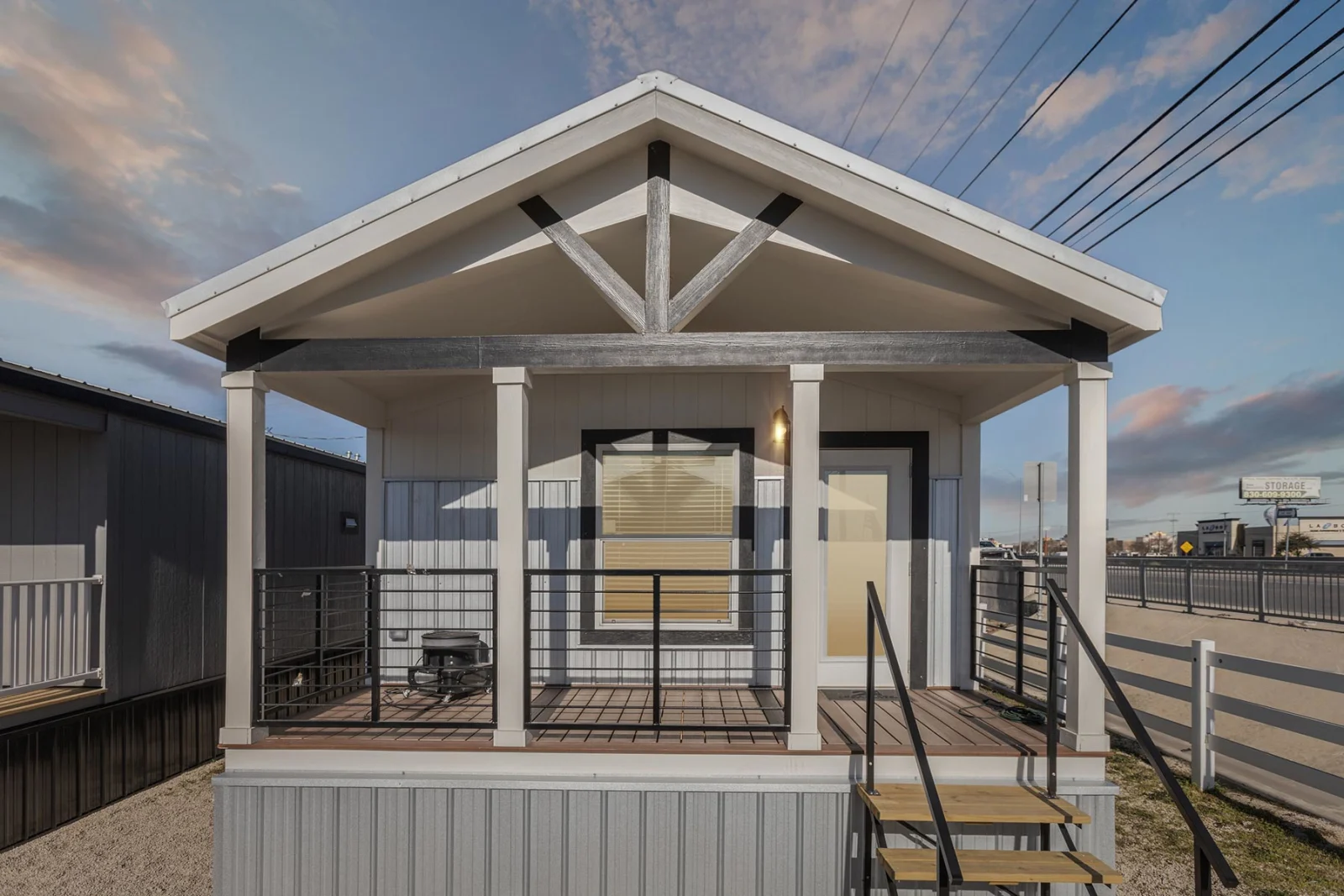 Tiny Home Exterior Materials & Finishes (2026 Guide)