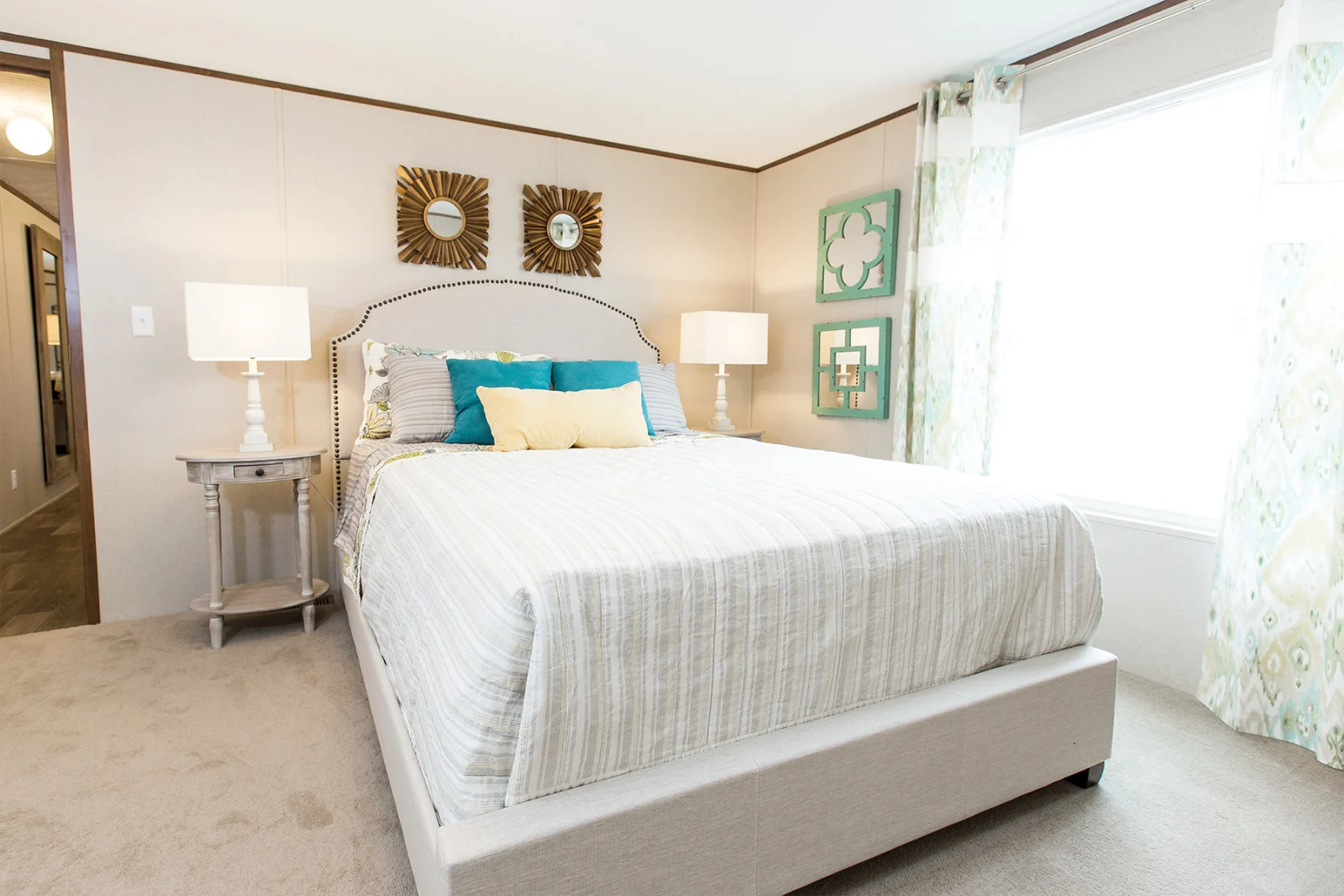 The Delight interior 8